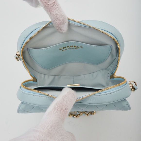 CHANEL LAMBSKIN BLUE QUILTED HEART SHOULDER BAG - Picture 5 of 8